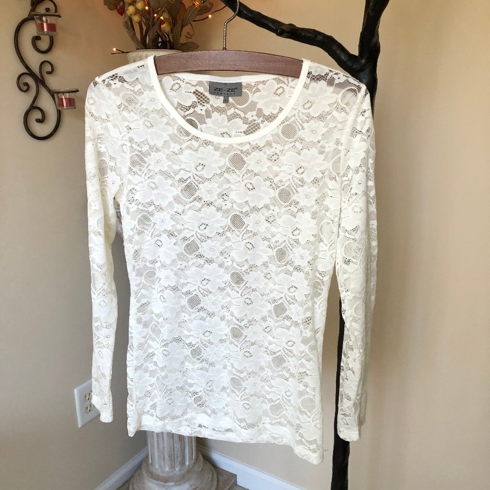 Pristine sexy lace top from Ze-ze Concepts small